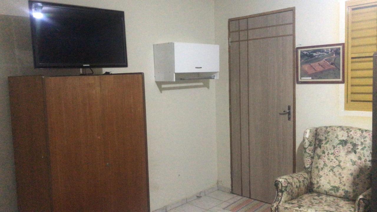 Hostel Office- Hospedagem Climatizada Quartos E Apartamentos Privativos 伊克斯雷玛 外观 照片