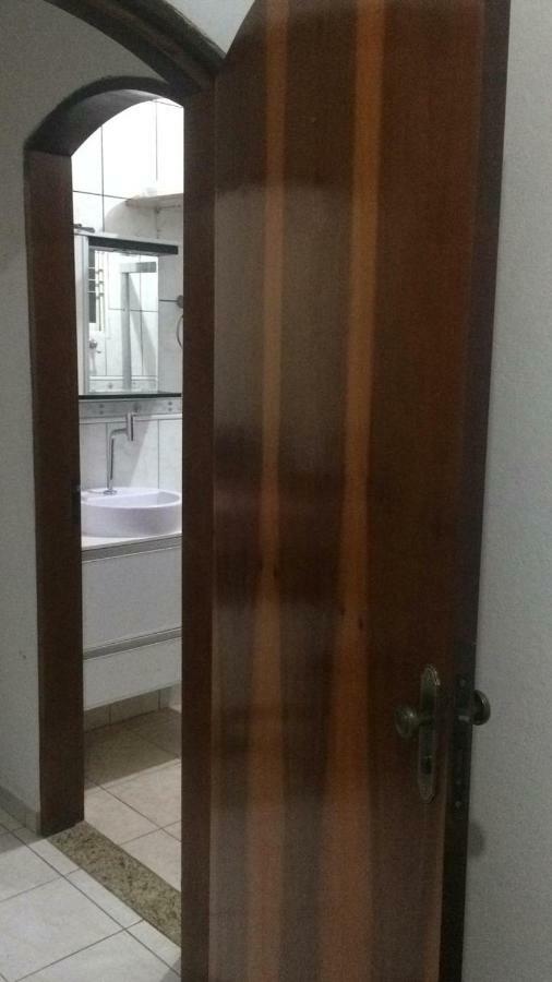 Hostel Office- Hospedagem Climatizada Quartos E Apartamentos Privativos 伊克斯雷玛 外观 照片